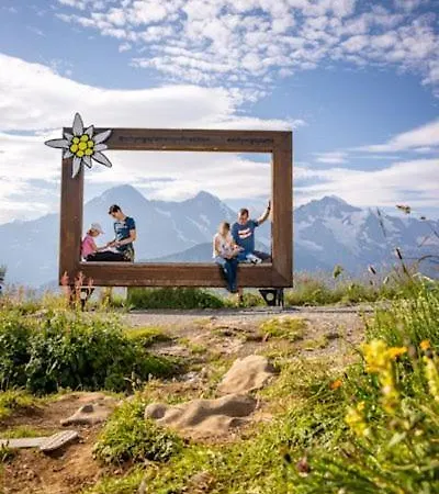 Schynige Platte Hotel *